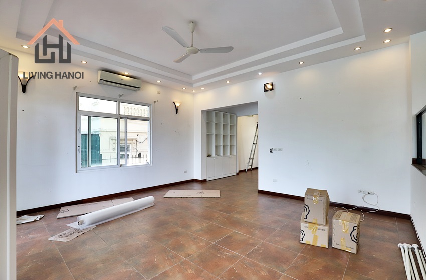 Lakefront villa with pool in Tay Ho, Hanoi Lakefront villa with pool in Tay Ho, Hanoi