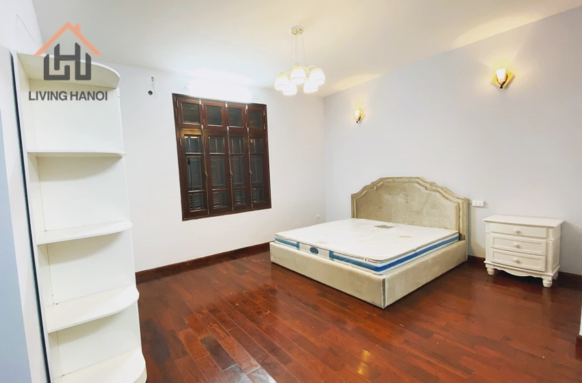 New house with yard near HCM museumin Ba Dinh, Ha Noi New house with yard near HCM museumin Ba Dinh, Ha Noi