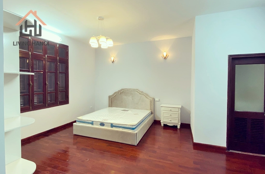 New house with yard near HCM museumin Ba Dinh, Ha Noi New house with yard near HCM museumin Ba Dinh, Ha Noi