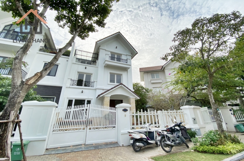 Nice and spacious villa for rent in Vinhomes Riverside, Long Bien District, Ha Noi Nice and spacious villa for rent in Vinhomes Riverside, Long Bien District, Ha Noi