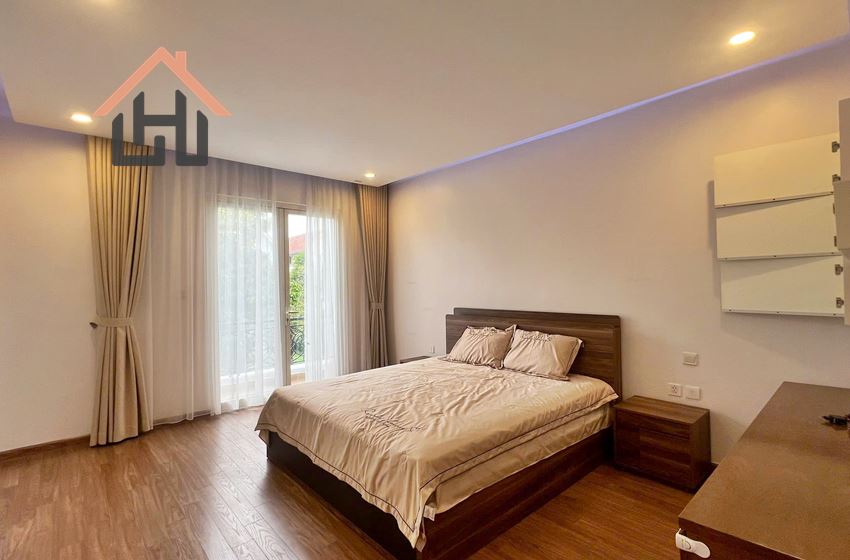 Nice and spacious villa for rent in Vinhomes Riverside, Long Bien District, Ha Noi Nice and spacious villa for rent in Vinhomes Riverside, Long Bien District, Ha Noi