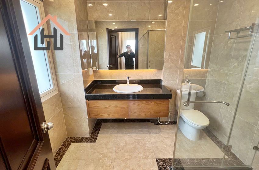Nice and spacious villa for rent in Vinhomes Riverside, Long Bien District, Ha Noi Nice and spacious villa for rent in Vinhomes Riverside, Long Bien District, Ha Noi