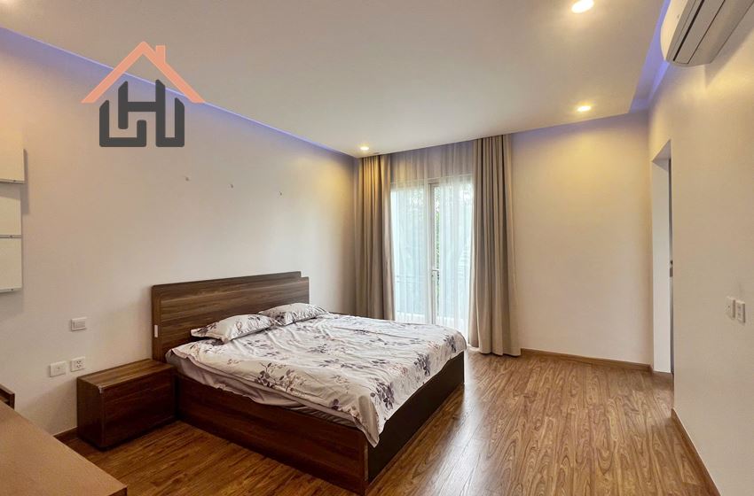 Nice and spacious villa for rent in Vinhomes Riverside, Long Bien District, Ha Noi Nice and spacious villa for rent in Vinhomes Riverside, Long Bien District, Ha Noi