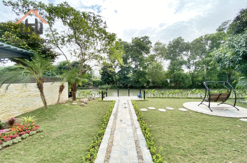 Nice and spacious villa for rent in Vinhomes Riverside, Long Bien District, Ha Noi Nice and spacious villa for rent in Vinhomes Riverside, Long Bien District, Ha Noi