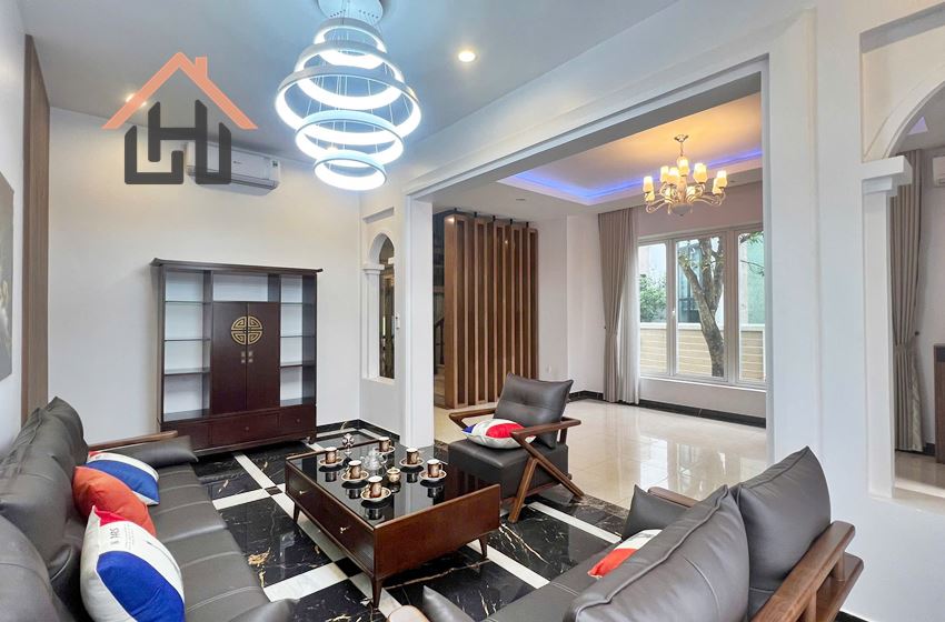 Nice and spacious villa for rent in Vinhomes Riverside, Long Bien District, Ha Noi Nice and spacious villa for rent in Vinhomes Riverside, Long Bien District, Ha Noi