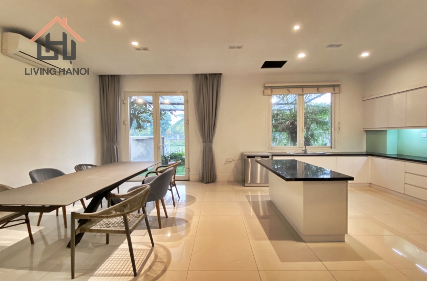 Riverview 4 bedroom villa for rent in Vinhomes Riverside, Hanoi Riverview 4 bedroom villa for rent in Vinhomes Riverside, Hanoi