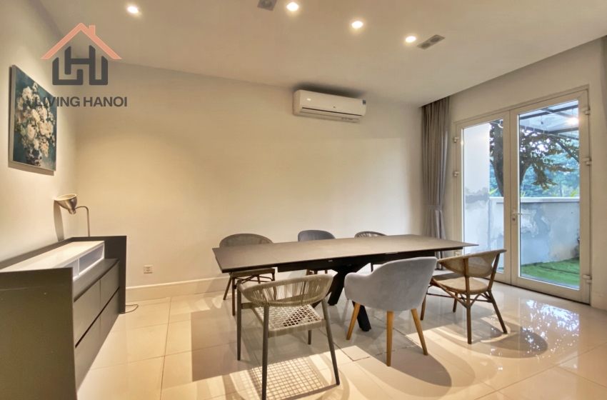 Riverview 4 bedroom villa for rent in Vinhomes Riverside, Hanoi Riverview 4 bedroom villa for rent in Vinhomes Riverside, Hanoi