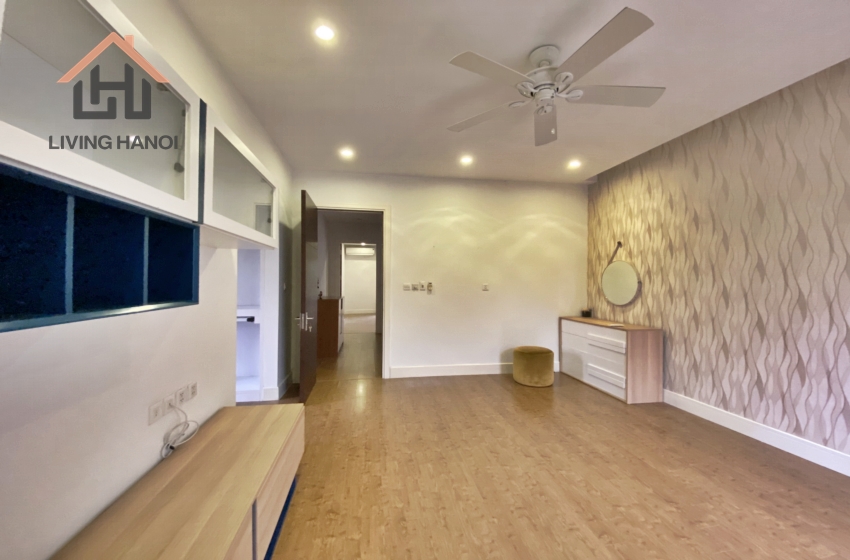 Riverview 4 bedroom villa for rent in Vinhomes Riverside, Hanoi Riverview 4 bedroom villa for rent in Vinhomes Riverside, Hanoi