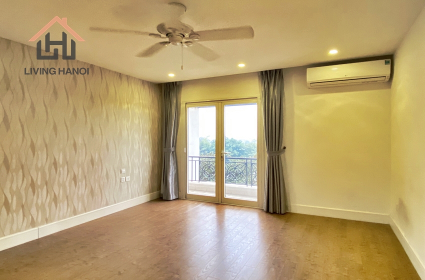 Riverview 4 bedroom villa for rent in Vinhomes Riverside, Hanoi Riverview 4 bedroom villa for rent in Vinhomes Riverside, Hanoi