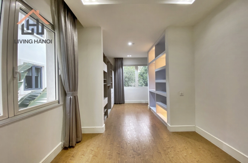 Riverview 4 bedroom villa for rent in Vinhomes Riverside, Hanoi Riverview 4 bedroom villa for rent in Vinhomes Riverside, Hanoi