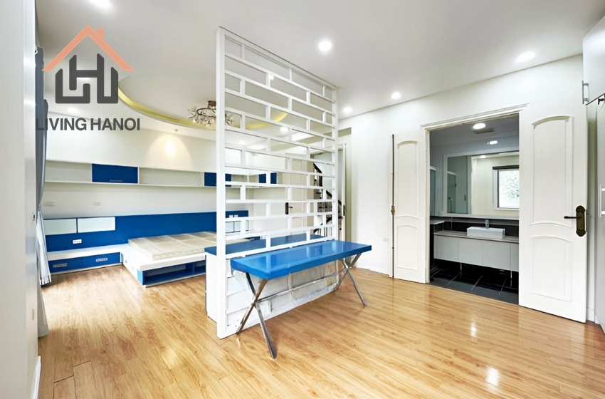 Spacious 04 bedroom house for rent in Vinhomes Riverside, Long Bien, Hanoi Spacious 04 bedroom house for rent in Vinhomes Riverside, Long Bien, Hanoi