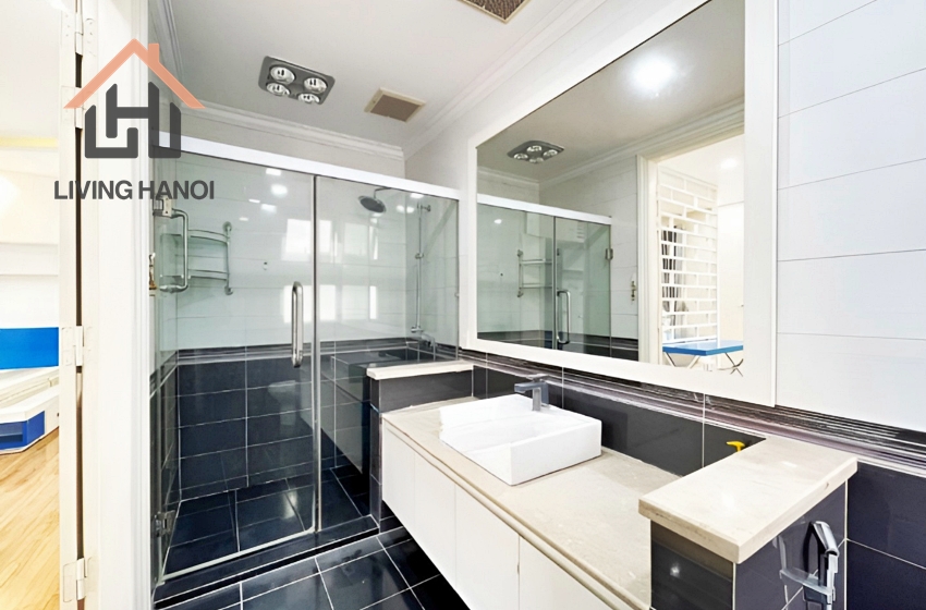 Spacious 04 bedroom house for rent in Vinhomes Riverside, Long Bien, Hanoi Spacious 04 bedroom house for rent in Vinhomes Riverside, Long Bien, Hanoi