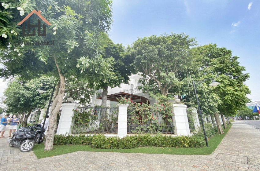 Spacious villa for rent with huge yard in Vinhomes Harmony, Hanoi Spacious villa for rent with huge yard in Vinhomes Harmony, Hanoi
