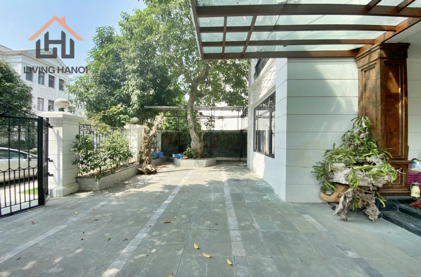 Spacious villa for rent with huge yard in Vinhomes Harmony, Hanoi Spacious villa for rent with huge yard in Vinhomes Harmony, Hanoi