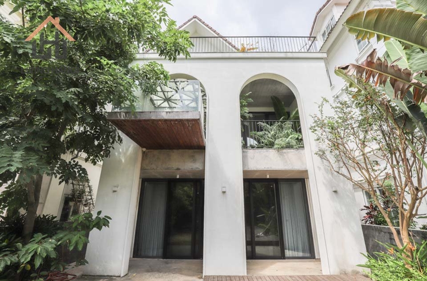 Ultra modern fully furnitures villa for rent in Vinhomes Riverside, Long Bien Ultra modern fully furnitures villa for rent in Vinhomes Riverside, Long Bien