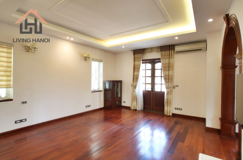 VINHOMES RIVERSIDE – 03 bedrooms villa with garden available for rent VINHOMES RIVERSIDE – 03 bedrooms villa with garden available for rent