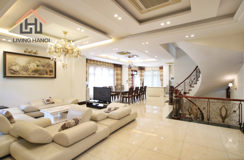 VINHOMES RIVERSIDE – 03 bedrooms villa with garden available for rent VINHOMES RIVERSIDE – 03 bedrooms villa with garden available for rent