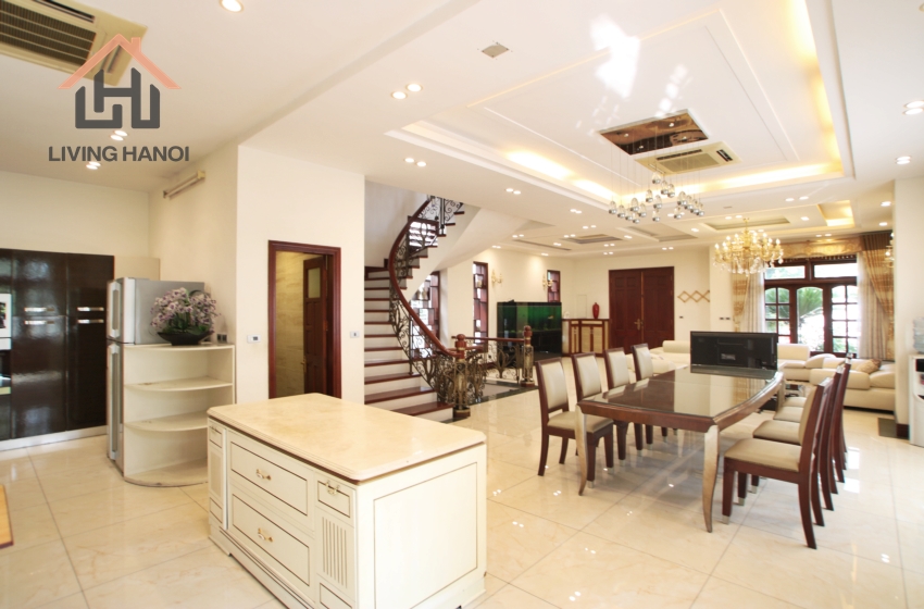 VINHOMES RIVERSIDE – 03 bedrooms villa with garden available for rent VINHOMES RIVERSIDE – 03 bedrooms villa with garden available for rent