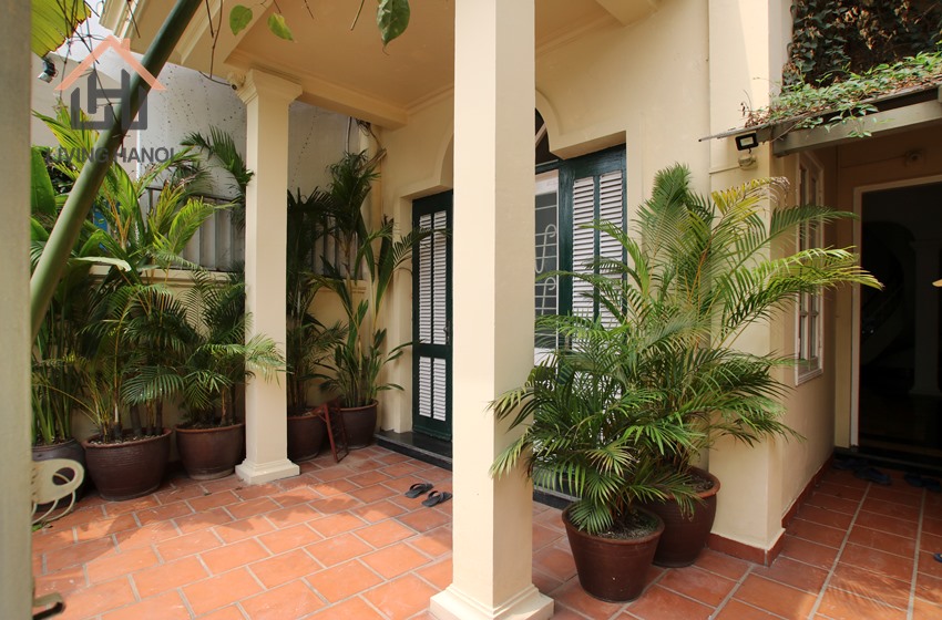 Waterfront house for rent in quite street Tay Ho, Hanoi Waterfront house for rent in quite street Tay Ho, Hanoi