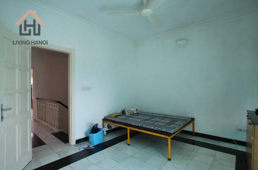 Waterfront house for rent in quite street Tay Ho, Hanoi Waterfront house for rent in quite street Tay Ho, Hanoi