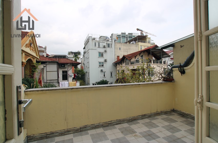 Waterfront house for rent in quite street Tay Ho, Hanoi Waterfront house for rent in quite street Tay Ho, Hanoi