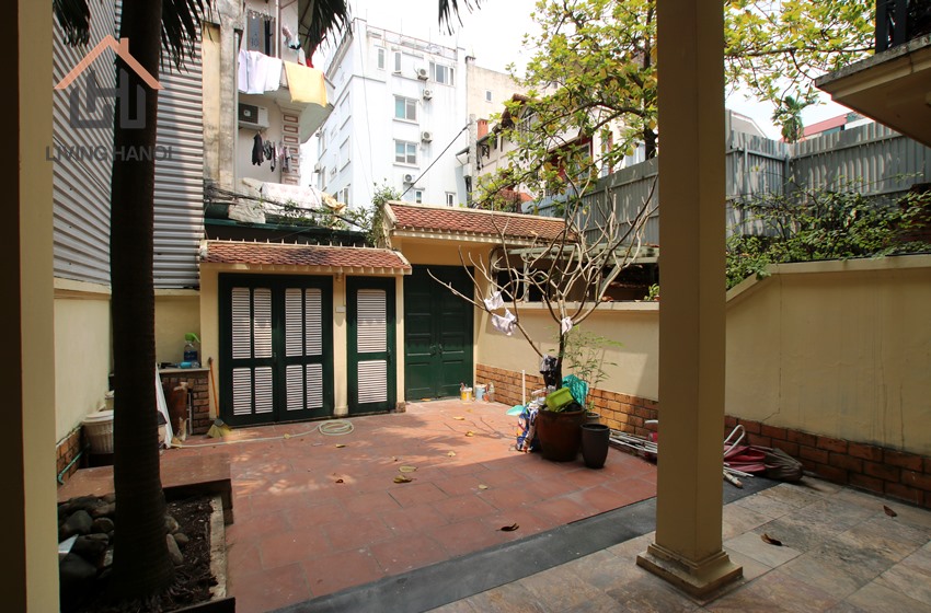 Waterfront house for rent in quite street Tay Ho, Hanoi Waterfront house for rent in quite street Tay Ho, Hanoi