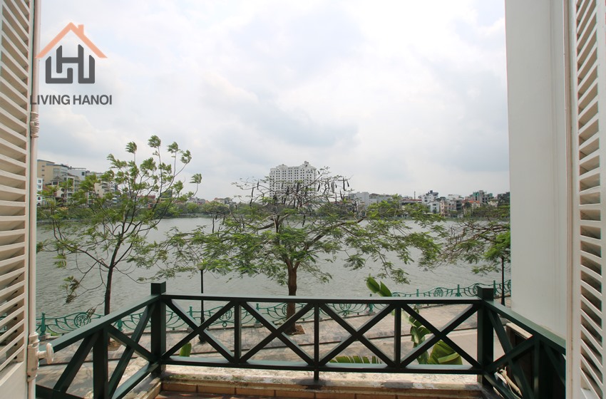 Waterfront house for rent in quite street Tay Ho, Hanoi Waterfront house for rent in quite street Tay Ho, Hanoi